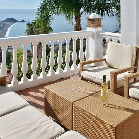 Mirador De Proa A Gorgeous, 4-bedroom House In Sunny With A Apartment
